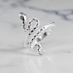 ANILLO SERPIENTE TALLADA